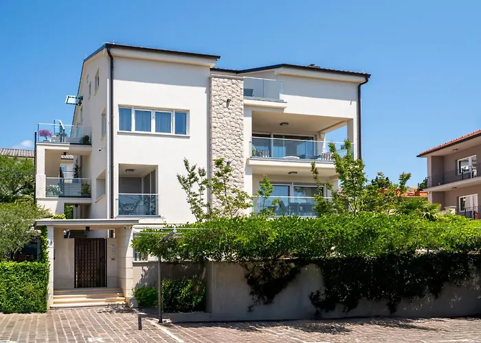 Dita-4 By Interhome *