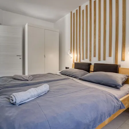 Dita-4 By Interhome *